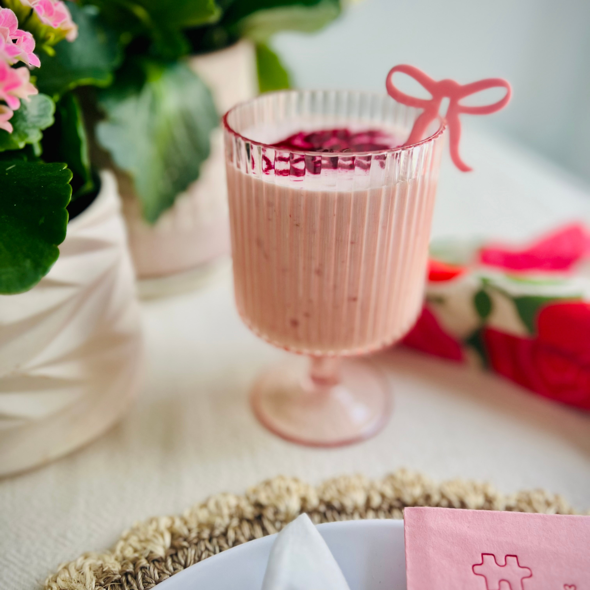 Mesa Stacking Acrylic Wine Goblet, Pink