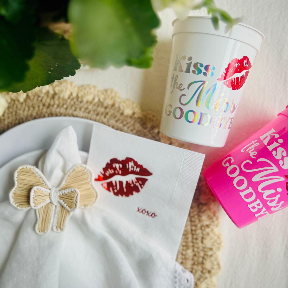 Kiss Lips XOXO Cocktail Paper Napkins