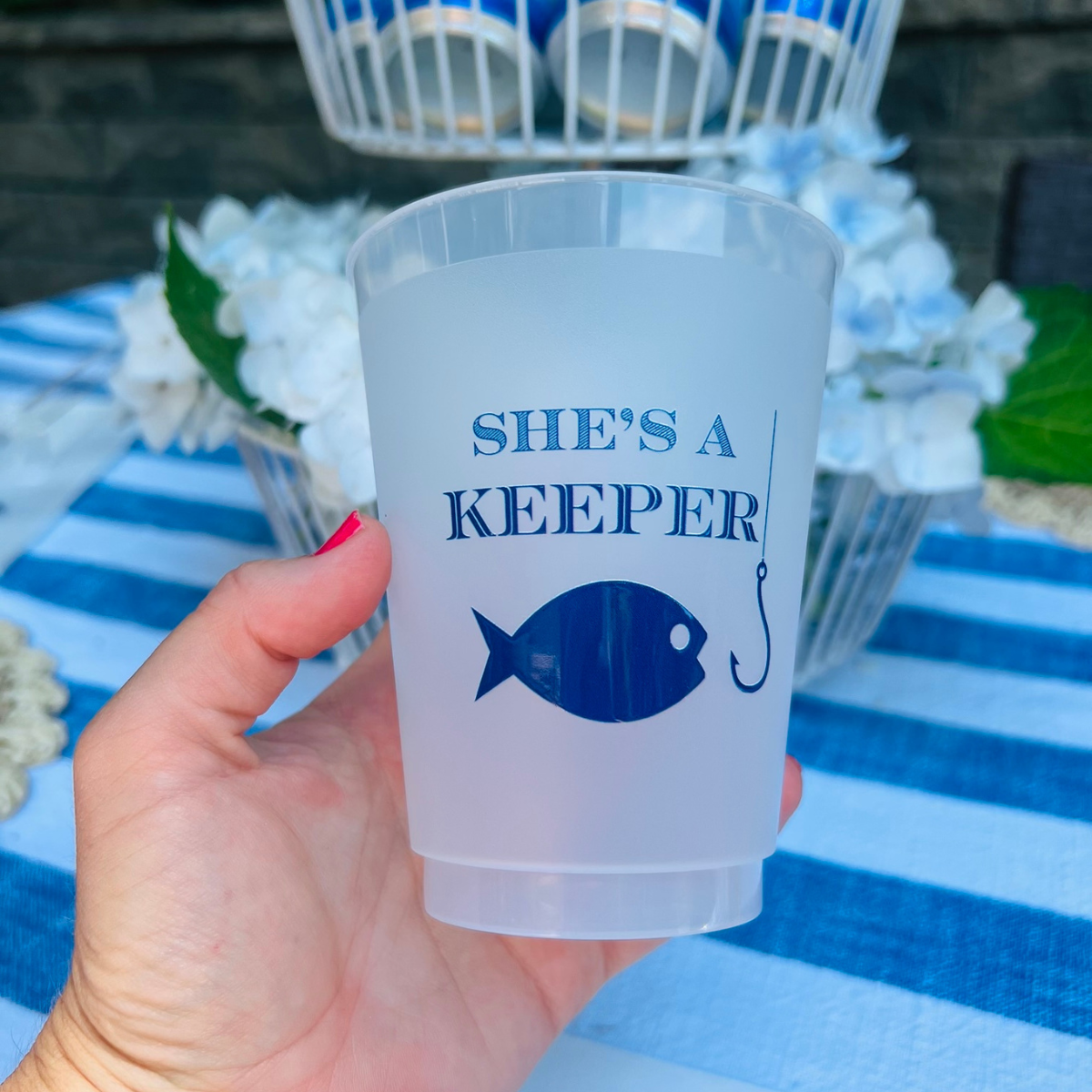 "She's A Keeper" Cocktail Frosted Drinking Cups, 16oz